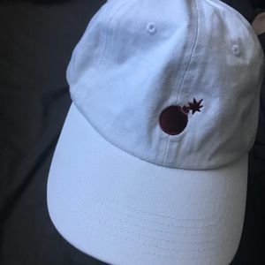 Hundreds hat